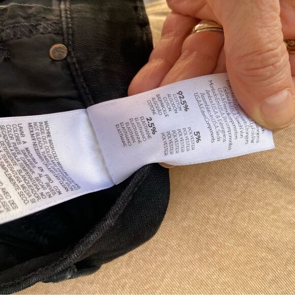 MOTHER THE DIAMOND SWOONER WASH: NOT GUILTY Jet Black Slim Fit Jeans size 24 - Picture 9 of 14